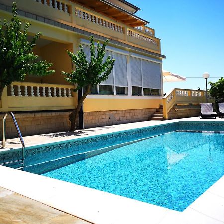 Apartments With A Swimming Pool Banjol, Rab - 11382 Exterior foto