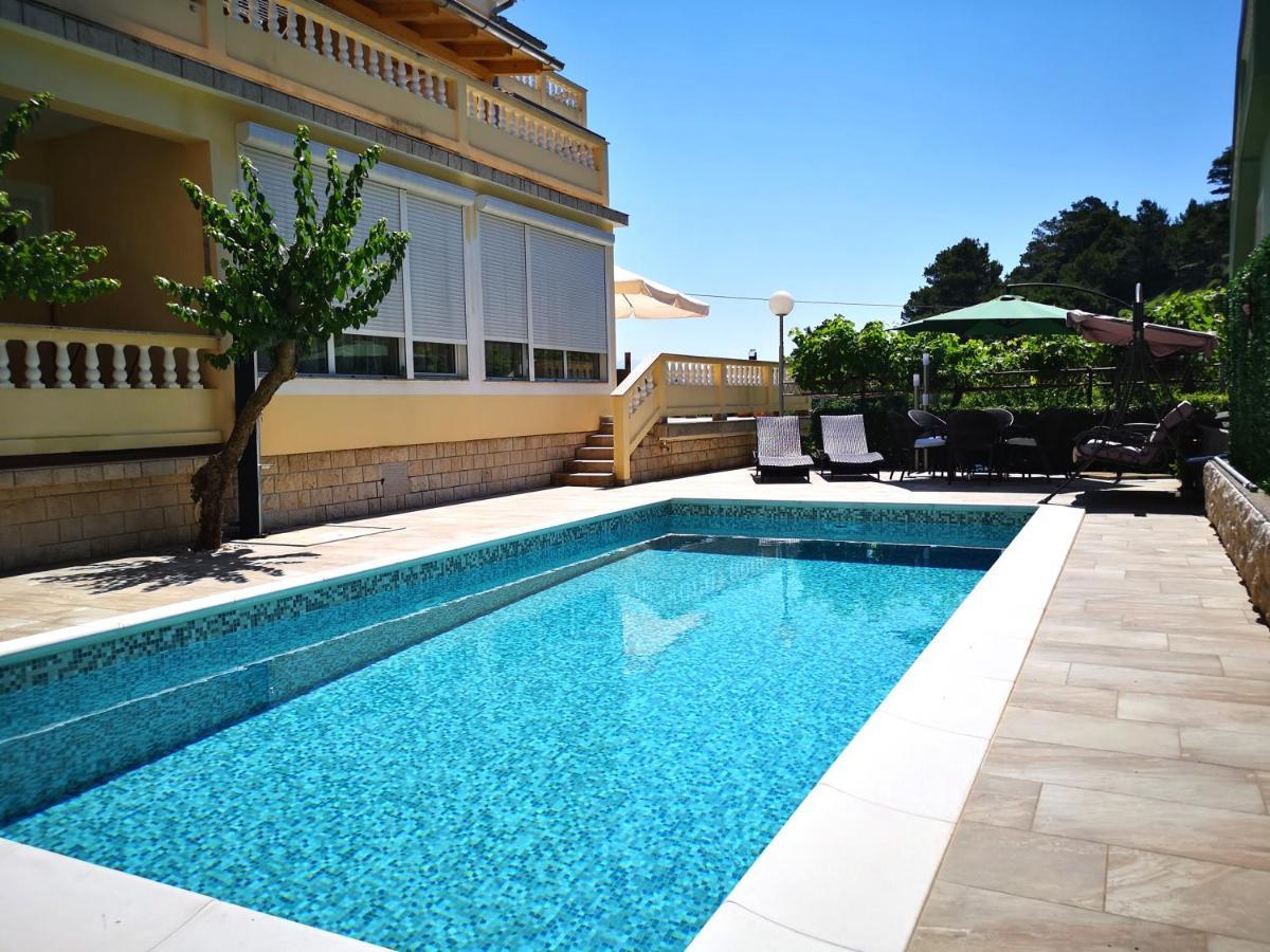 Apartments With A Swimming Pool Banjol, Rab - 11382 Exterior foto